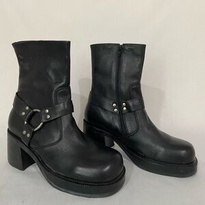 Durango Women’s Black Harness Zipper Boots - Size 9